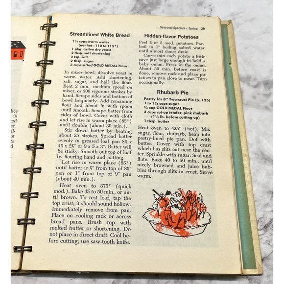 Vintage Betty Crockers Dinner for Two Cookbook 1958 1st Ed 1st Print Recipes - Picture 9 of 13